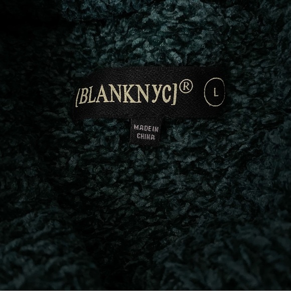 Blank NYC Chenile Turtleneck Braided Cable Sweater NEW - Picture 6 of 8